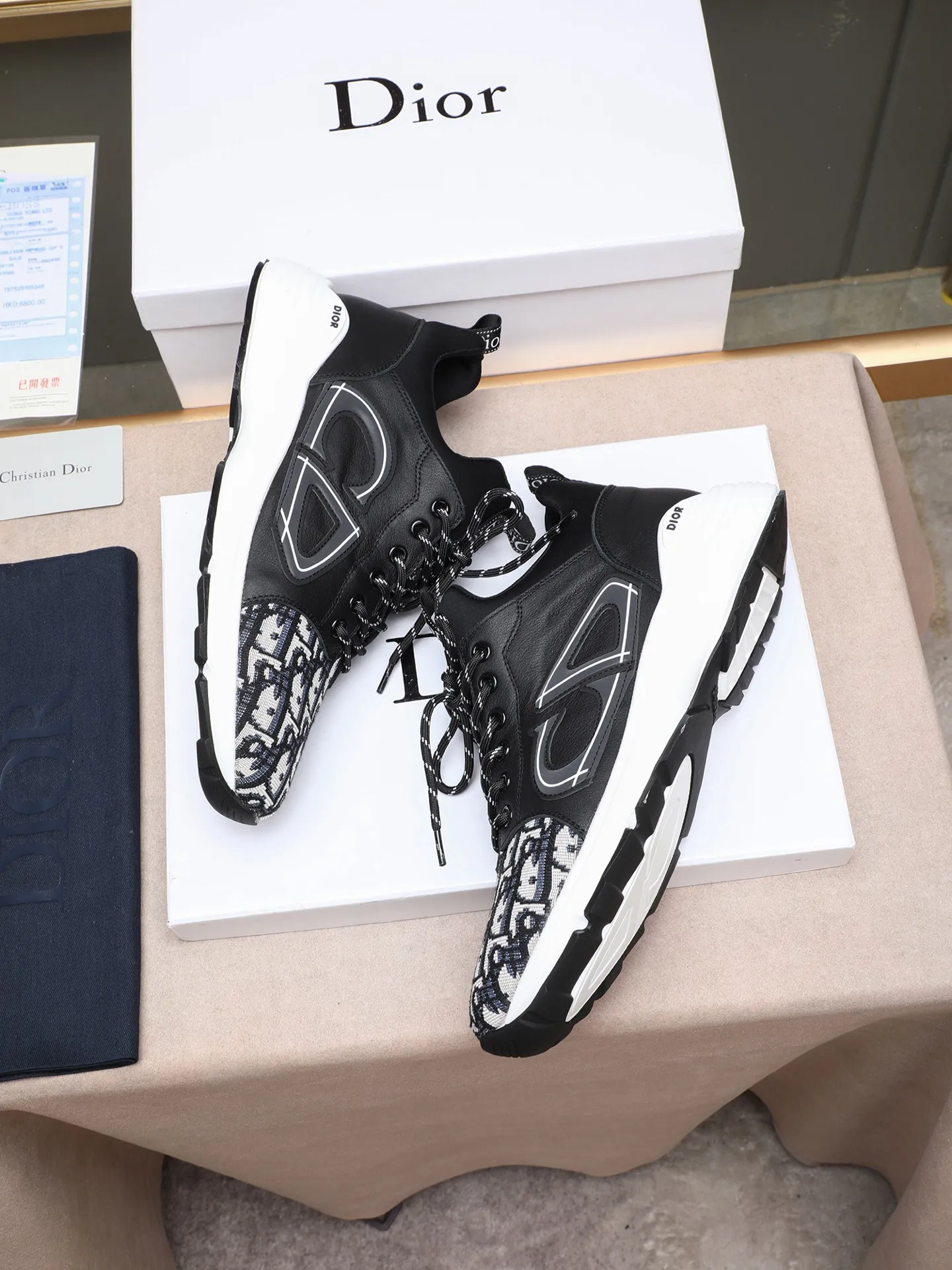 Men's shoes 💰460 💰Dior [Dior] 😘😘High-end series of casual men's shoes, simple and elegant👍👍👍The upper is made of first-layer genuine leather spliced ​​with Dior's special material [sun][sun]; imported first-layer sheepskin lining; special outsole, wear-resistant, lightweight, the overall design is harmonious and unified without lacking personality 👣🌟✨You deserve it! 5 colors😍Sizes 38~44. (45 custom-made) The picture above is a big seller🔥🔥🔥